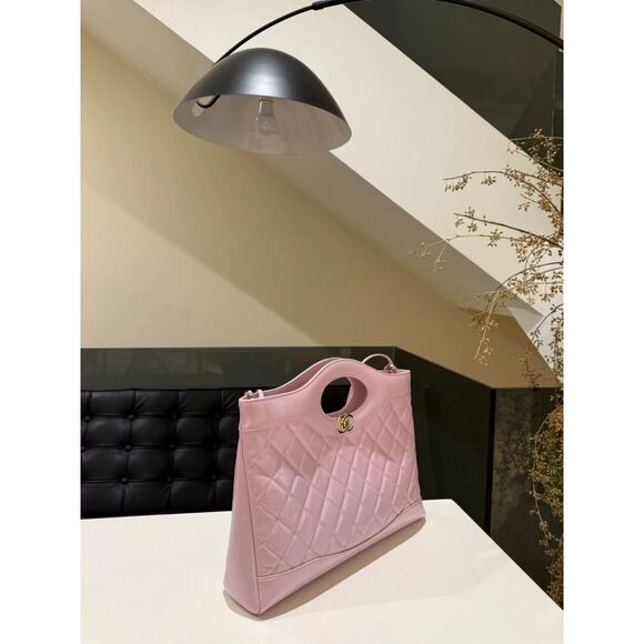 Chanel Women Pre-Loved Bag Very Good Condition - Picture 2 of 9